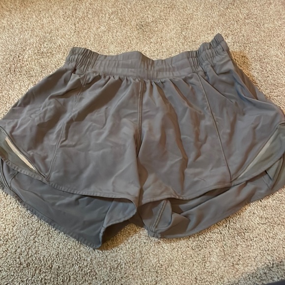 lululemon athletica Pants - Lululemon hunter green hotty hot 4” shorts - size 4